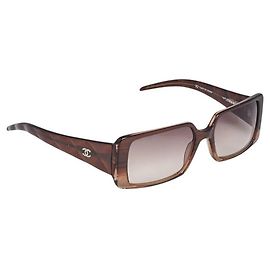 Gafas de sol Chanel marrón plateado acolchadas con logo CC de strass 5045-B