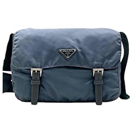 Borsa a tracolla incrociata in nylon blu navy con logo Prada