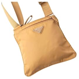 Borsa a tracolla piccola in nylon tessuto logo Prada in oro giallo