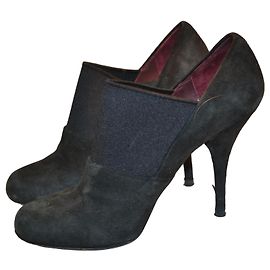 Miu Miu Stiefeletten aus schwarzem Wildleder 36 IT
