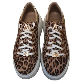 Alice + Olivia Leopard print sneakers with gold details