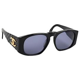 Occhiali da sole trapuntati con logo CC in oro Chanel 01450