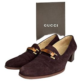 Décolleté in suede vintage Gucci con bambù marrone EU36C