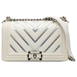 Chanel Bianco Vecchio Medio Chevron Pelle di Agnello e PVC Iridescente Boy Flap