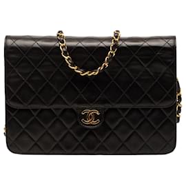 Chanel Nero Medio CC Trapuntato in Pelle di Agnello con Patta Singola