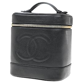 Beauty case vintage senza tempo Chanel in caviar alto