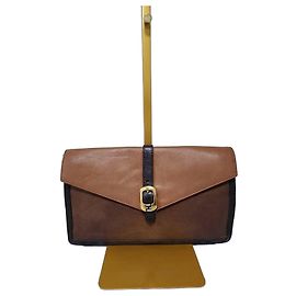 Clutch Fendista in pelle e pelle verniciata nera/marrone