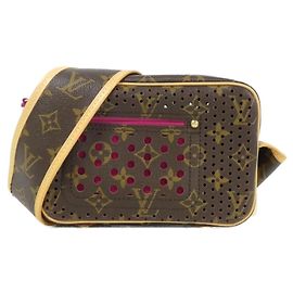 Sac à épaule Mini Trocadero perforé Monogram Louis Vuitton