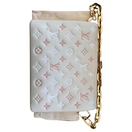 Louis Vuitton Cushion PM Borsa in Pelle di Agnello Crema