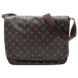 Mensageiro MM Beaubourg Monograma Marrom Louis Vuitton