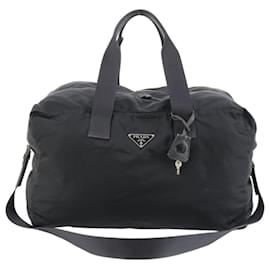 Borsa da viaggio Boston Duffle in nylon nero con logo Prada, 2 modi