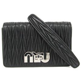 Borsa a Spalla Miu Miu Matelassé con Catena