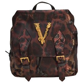 Gianni Versace Virtus Metallic Leopard Print Rucksack mit goldenem Barock V-Logo