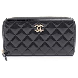 Cartera larga de cuero patentado negro Chanel