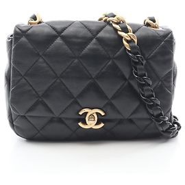 Sac à épaule en agneau noir Matelassé Chanel