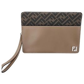 Borsa clutch in pelle marrone Zucca Fendi