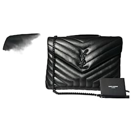 Yves Saint Laurent Sac à main Medium Loulou en cuir noir matelassé
