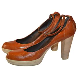 Tod's Pumps Plateau Lackleder braun