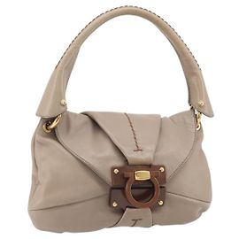 Bolso de mano Gancini de cuero beige y dorado Auth BA10615 de Salvatore Ferragamo