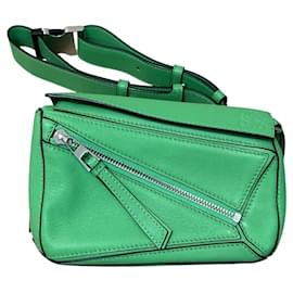 Borsa a tracolla Loewe Puzzle Mini in verde