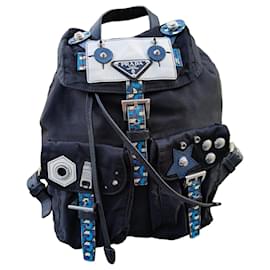 Prada Rucksack aus schwarzem Nylon mit blauen und weißen Details