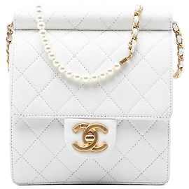 Chanel Weiß Kleine Gequiltete Lammleder Chic Perlen Tasche