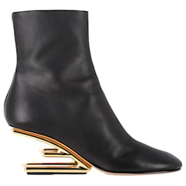 Stivaletti Fendi First in pelle nera