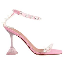 Amina Muaddi Tacones rosas