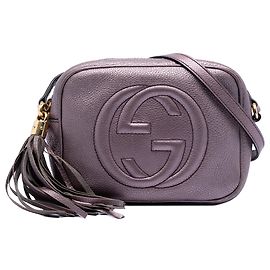 Borsa a tracolla Soho Disco in pelle metallica viola Gucci