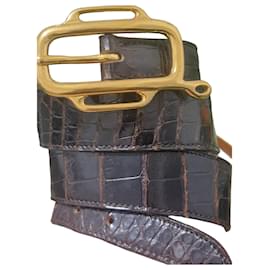 Cinturón Hermès de piel de cocodrilo marrón con acabados dorados