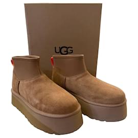 UGG Plateau Stiefel Braun Wildleder - Ugg