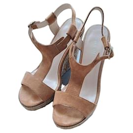 Sandali con zeppa in suede marrone di Minelli