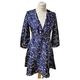 Vestido Sandro con estampado de estrellas