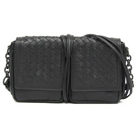 Borsa a spalla in pelle nera Intrecciato di Bottega Veneta