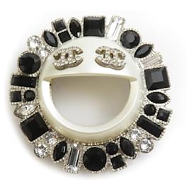 Spilla in metallo Coco Mark di CHANEL con strass