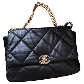 Borsa a tracolla Chanel Maxi 19