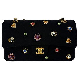 Bolso de hombro mediano de doble solapa de punto de jersey acolchado de Chanel con adornos de cristal