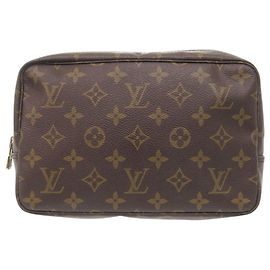 Pouch Monogram True Toilet 23 di Louis Vuitton