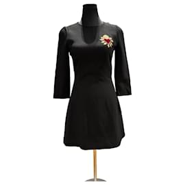 Schwarzes Wollkleid von Dolce & Gabbana mit Heiligem Herz Stickerei