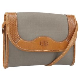 Christian Dior Schultertasche aus PVC Leder Grau Gold Auth ti3765