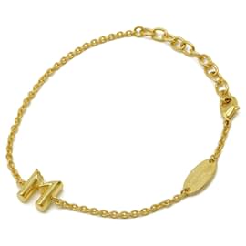 Bracciale Charm M Iniziale in Oro LV&ME di Louis Vuitton