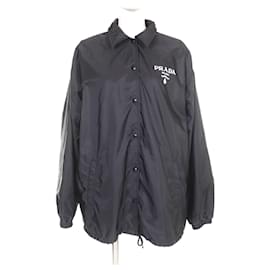Chaqueta de poliamida reciclada Prada
