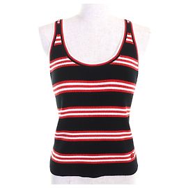 Top sin mangas de canalé de Chanel