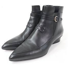 Kurze Gancini-Lederstiefel von Salvatore Ferragamo