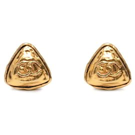 Orecchini a Clip Triangolo Coco Mark di Chanel