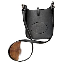 Borsa Mini Evelyne in Taurillon Clemence Nera di Hermès