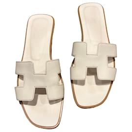 Hermès Oran Sandalen aus weißem Leder
