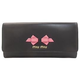 Miu Miu Langbörse mit Schleifenmotiv