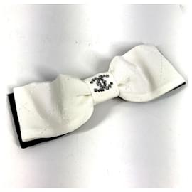 Fermaglio bicolore Chanel