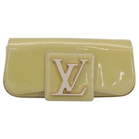 Louis Vuitton Sobe Clutch aus Lackleder
